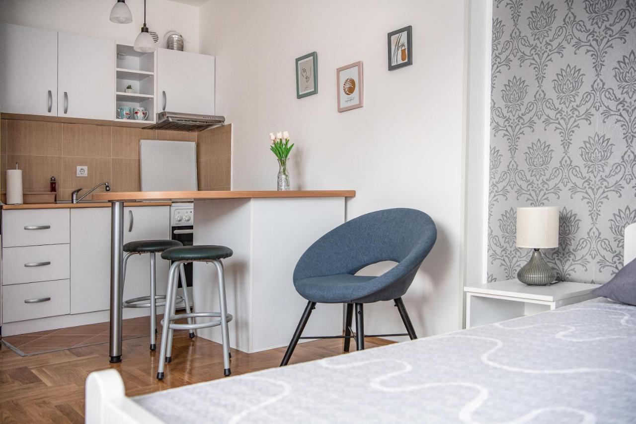 Stella Modern Apartment 2 ノヴィ・サド エクステリア 写真