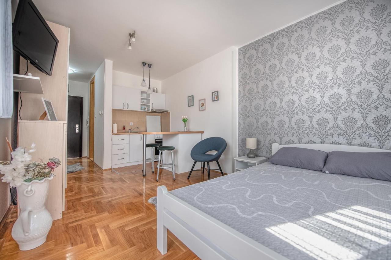 Stella Modern Apartment 2 ノヴィ・サド エクステリア 写真